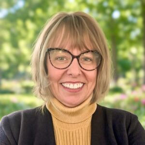Julie Benson Headshot
